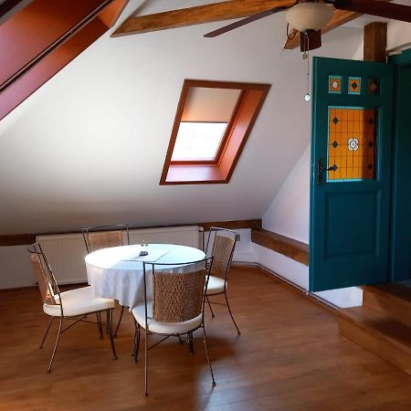 Roof Apartment Ztracena Olomouc Buitenkant foto